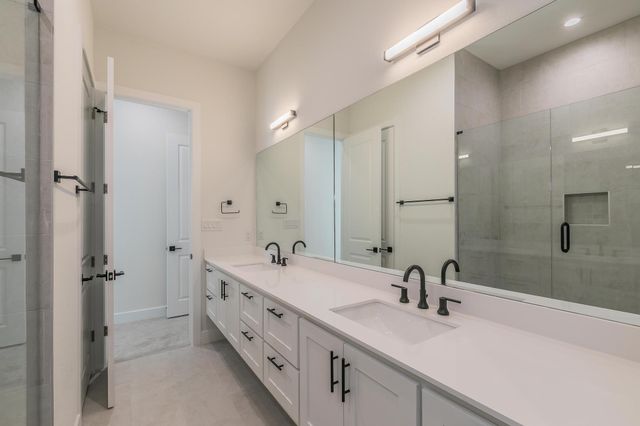 682 W Main Street, Arlington, TX 76013