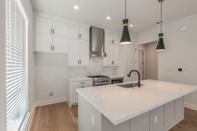 682 W Main Street, Arlington, TX 76013