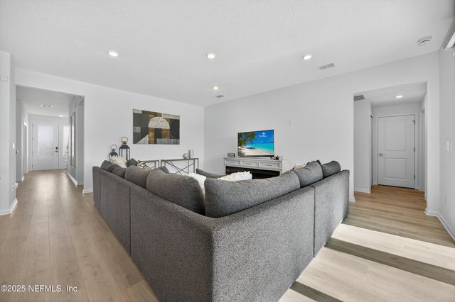 2113 FEATHEREDGE Way, Middleburg, FL 32068