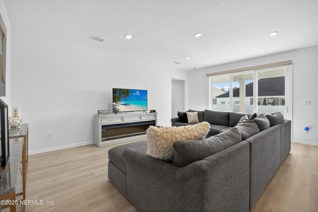 2113 FEATHEREDGE Way, Middleburg, FL 32068