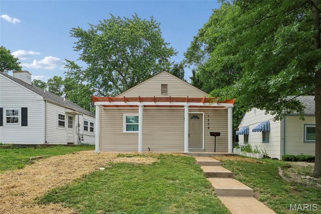 1509 Kraft Street, St Louis, MO 63139