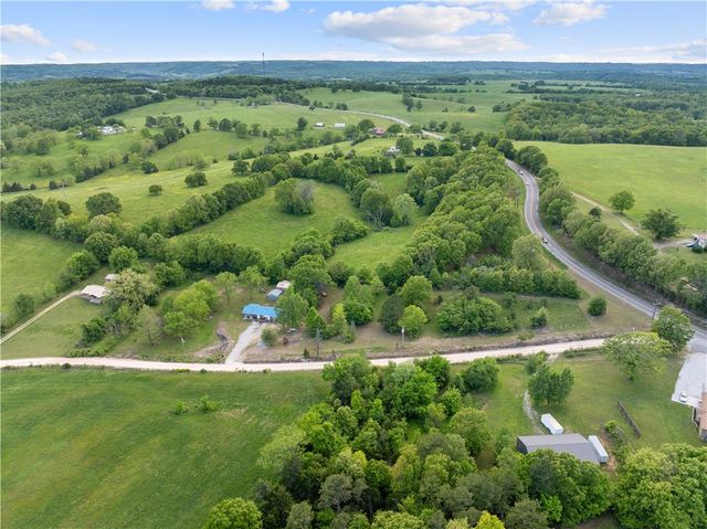 13195 N Riggs Lane, Lead Hill, AR 72644