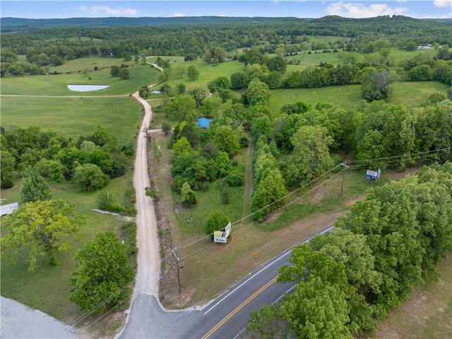 13195 N Riggs Lane, Lead Hill, AR 72644