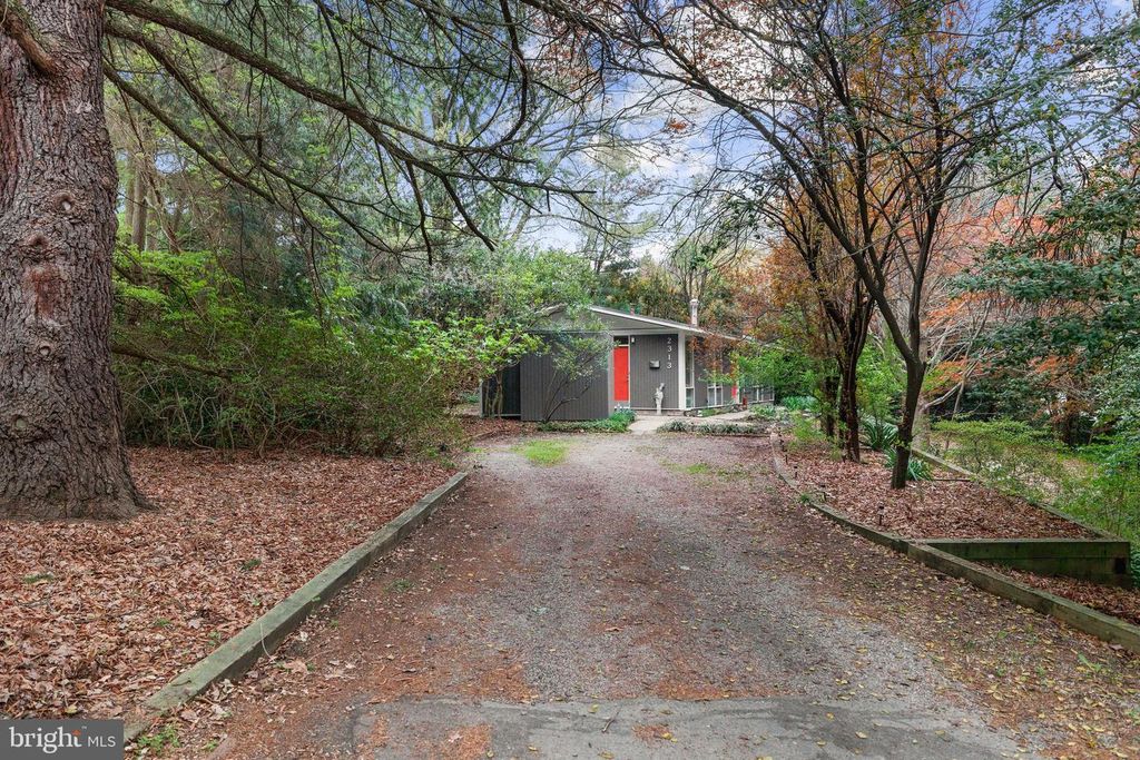 2313 GLASGOW RD, Alexandria, VA 22307