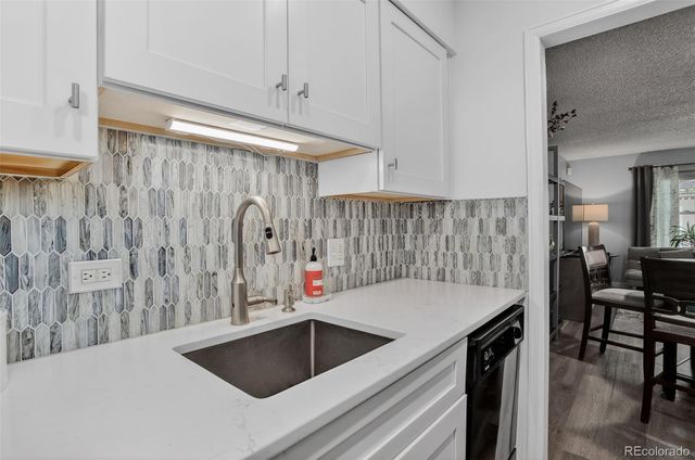 7110 S Gaylord Street P2, Centennial, CO 80122