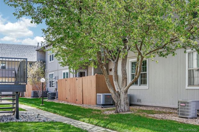7110 S Gaylord Street P2, Centennial, CO 80122