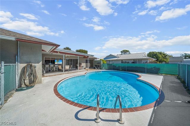 2172 Lochmoor CIR, North Fort Myers, FL 33903