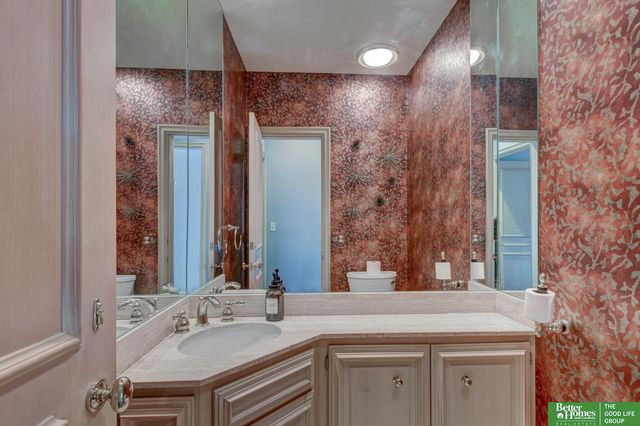 8914 Douglas Court, Omaha, NE 68114