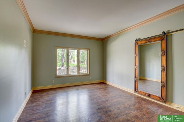 8914 Douglas Court, Omaha, NE 68114