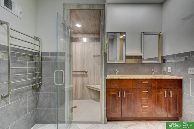 8914 Douglas Court, Omaha, NE 68114