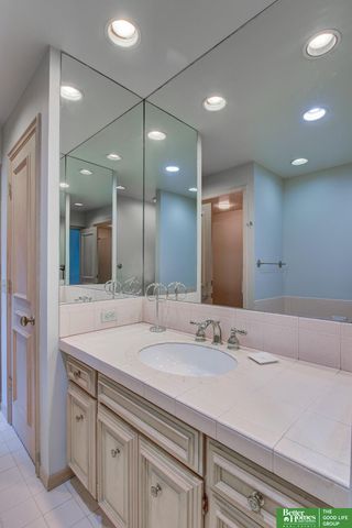 8914 Douglas Court, Omaha, NE 68114