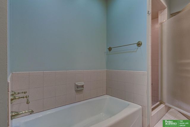 8914 Douglas Court, Omaha, NE 68114