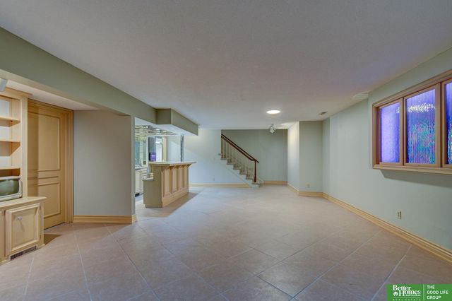 8914 Douglas Court, Omaha, NE 68114