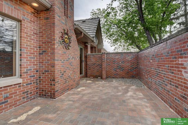 8914 Douglas Court, Omaha, NE 68114