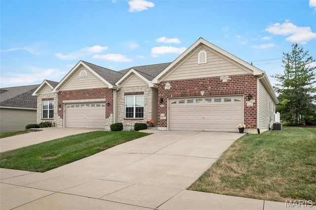 102 Savannah Terrace, Wentzville, MO 63385