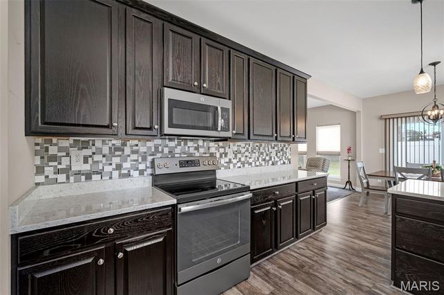 102 Savannah Terrace, Wentzville, MO 63385