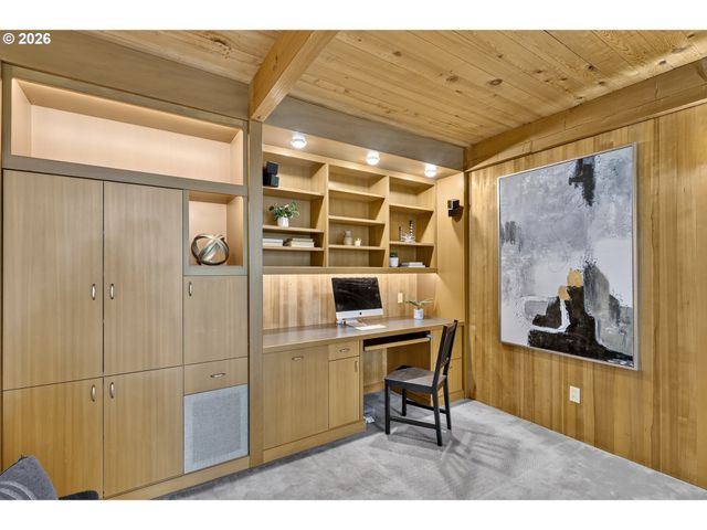 834 Sw WESTWOOD Dr, Portland, OR 97239