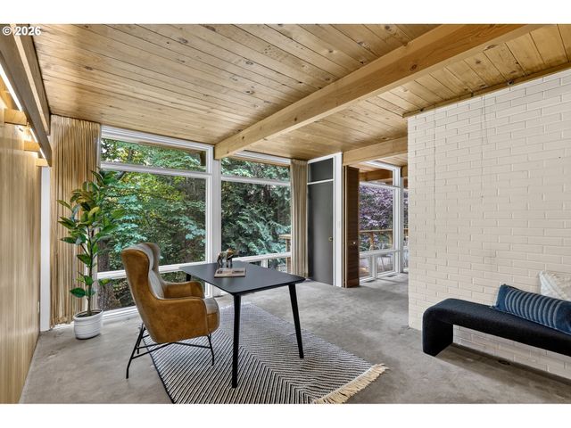 834 Sw WESTWOOD Dr, Portland, OR 97239