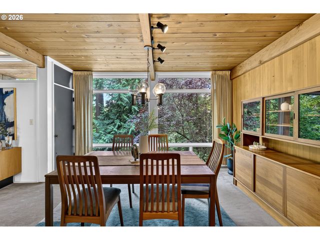 834 Sw WESTWOOD Dr, Portland, OR 97239