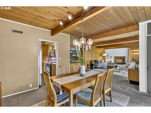 834 Sw WESTWOOD Dr, Portland, OR 97239