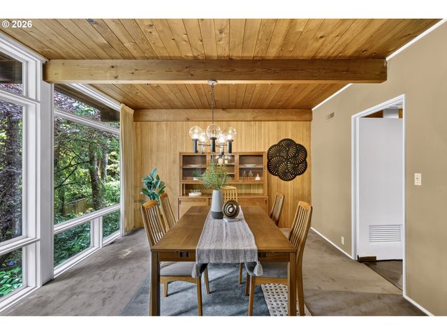 834 Sw WESTWOOD Dr, Portland, OR 97239