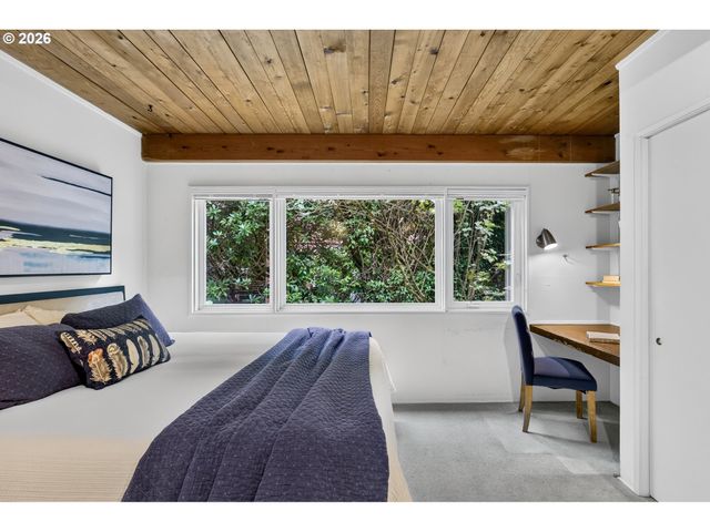 834 Sw WESTWOOD Dr, Portland, OR 97239
