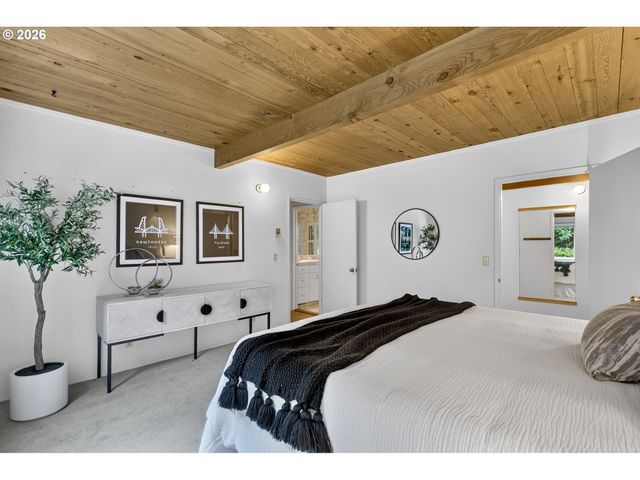 834 Sw WESTWOOD Dr, Portland, OR 97239