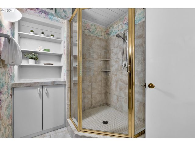 834 Sw WESTWOOD Dr, Portland, OR 97239