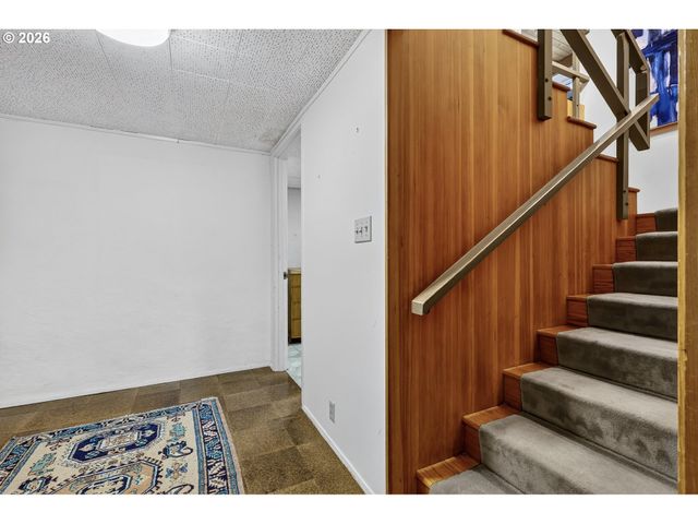 834 Sw WESTWOOD Dr, Portland, OR 97239
