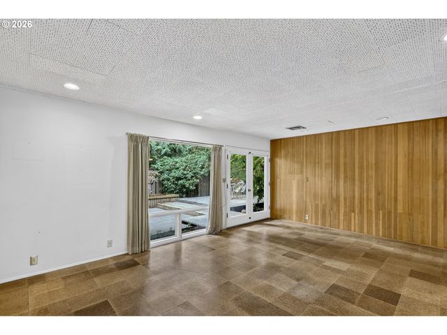 834 Sw WESTWOOD Dr, Portland, OR 97239