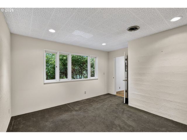 834 Sw WESTWOOD Dr, Portland, OR 97239