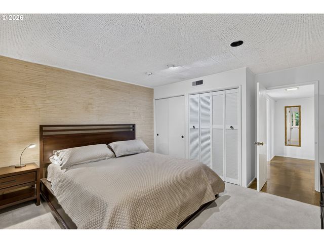 834 Sw WESTWOOD Dr, Portland, OR 97239