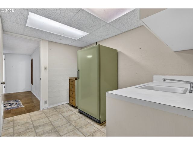 834 Sw WESTWOOD Dr, Portland, OR 97239