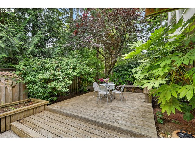 834 Sw WESTWOOD Dr, Portland, OR 97239