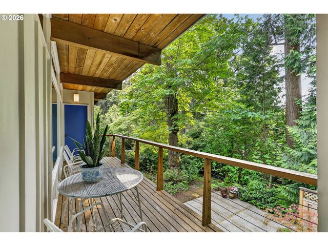 834 Sw WESTWOOD Dr, Portland, OR 97239
