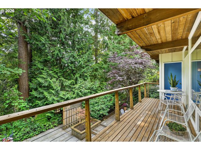 834 Sw WESTWOOD Dr, Portland, OR 97239