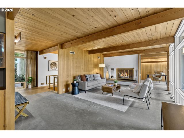 834 Sw WESTWOOD Dr, Portland, OR 97239