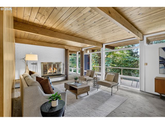 834 Sw WESTWOOD Dr, Portland, OR 97239