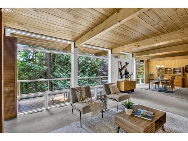 834 Sw WESTWOOD Dr, Portland, OR 97239