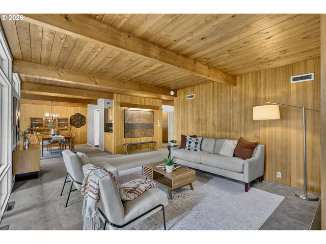 834 Sw WESTWOOD Dr, Portland, OR 97239