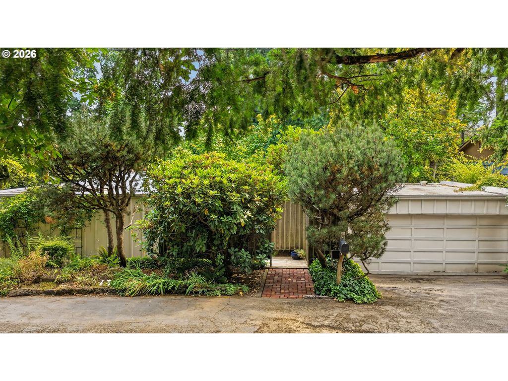 834 Sw WESTWOOD Dr, Portland, OR 97239