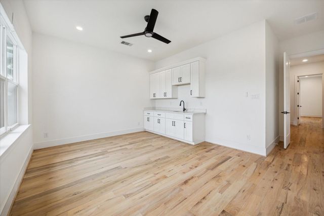 1419 Candlelight Lane, Houston, TX 77018
