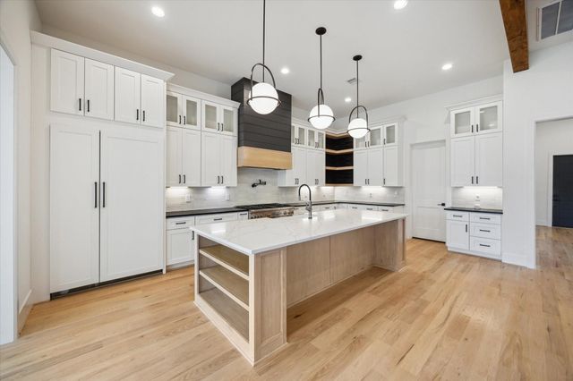 1419 Candlelight Lane, Houston, TX 77018