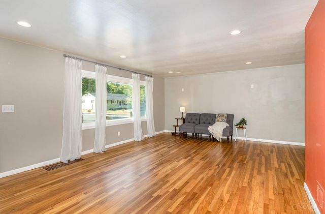 2455 Rainbow Court, Cincinnati, OH 45230