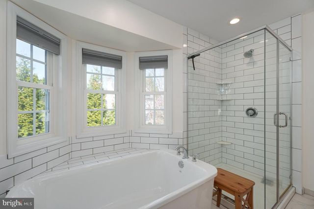 10 WYCKOFF DR, Pennington, NJ 08534