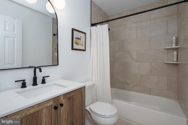 10 WYCKOFF DR, Pennington, NJ 08534