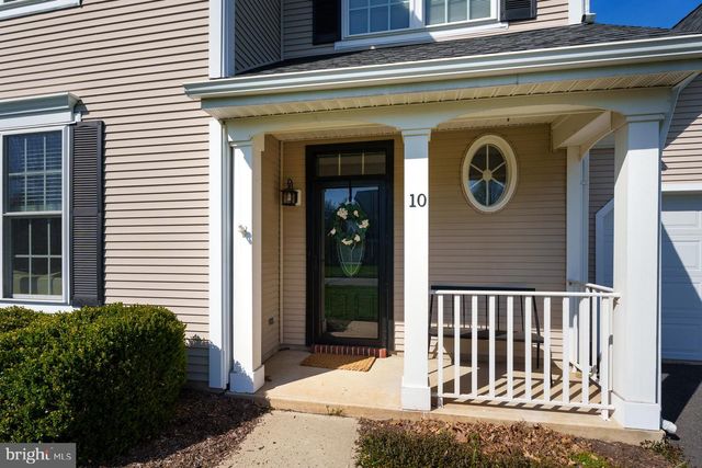 10 WYCKOFF DR, Pennington, NJ 08534