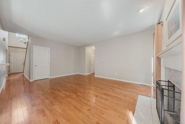 4294 Greensbury Drive, New Albany, OH 43054
