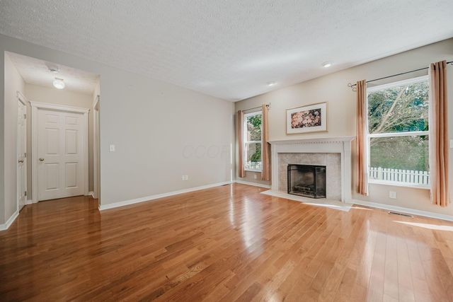 4294 Greensbury Drive, New Albany, OH 43054