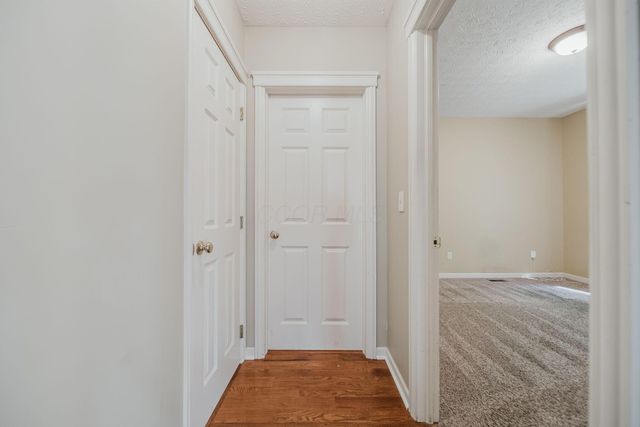 4294 Greensbury Drive, New Albany, OH 43054